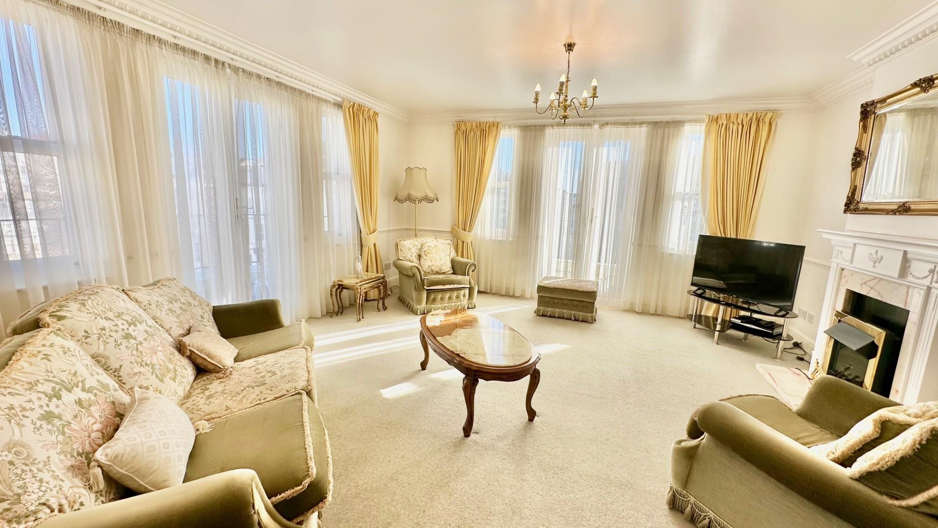 3 bed property in Devonshire Place, Eastbourne